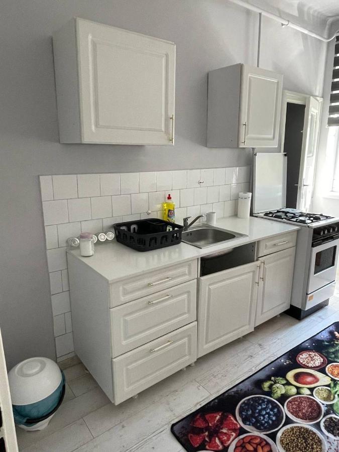 Downtown Apartman Near City Center & Miskolc Plaza Exterior photo